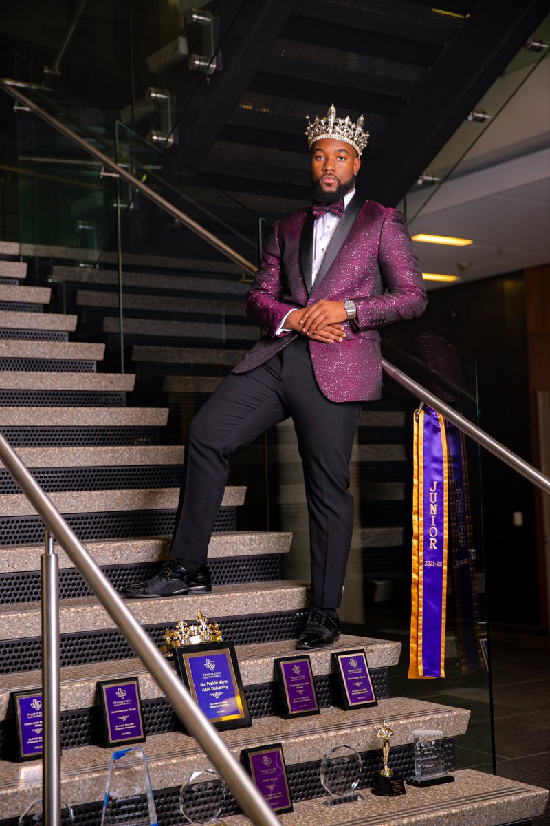 yktvcaleb's tweet photo. and every time I thought God was done, He just did more.

Without Him, none of this would be possible 💜💛. 

#pvamu #pvgradswag https://t.co/cvThco9oKx