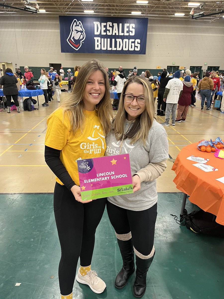 BASDLincolnCS's tweet photo. We’re in awe of the grit and determination of our Lionesses who dedicated themselves to the @GOTRLehigh program this year. They wrapped the season with a big 5K run. Big thanks to our coaches: Ms. Kinney and Ms. Karvan! #RoarOut @BethlehemAreaSD https://t.co/rlElYenV6X