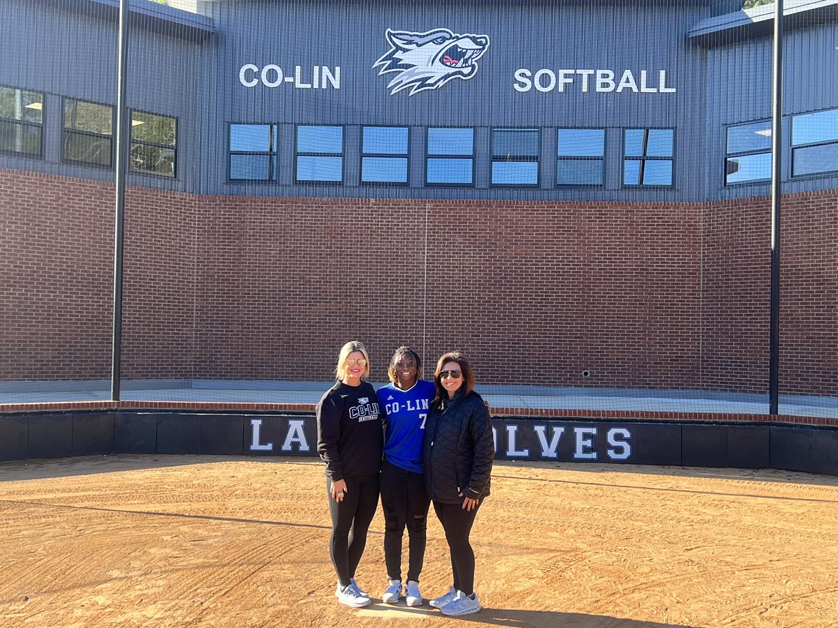 Amazing visit at Co-Lin today! Extremely excited and humbled to receive an offer. <a href="/CoachMeleah/">Meleah Howard</a>
