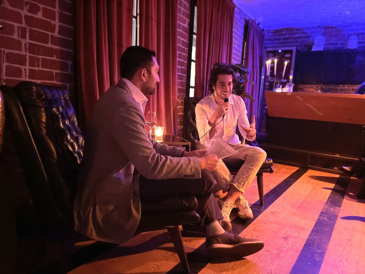 UCLABiodesign's tweet photo. Thank you to Dr. Justin Barad @jbhungry Founder/CEO of @Osso_VR for joining us for our winter Biodesign Fireside Chat at Wolfsglen last night with current fellows and alumni! With Dr. Rushi Parikh @rushiparikh11 as moderator, we enjoyed hearing about Dr. Barad's startup journey https://t.co/pP9fmH0yFP