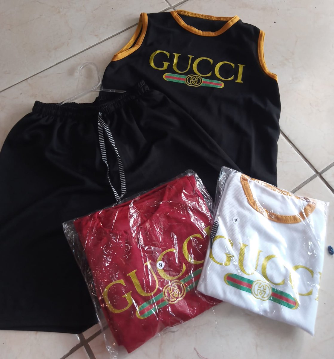 Conjunto infantil 2 a 16 anos 
Apenas 39.90