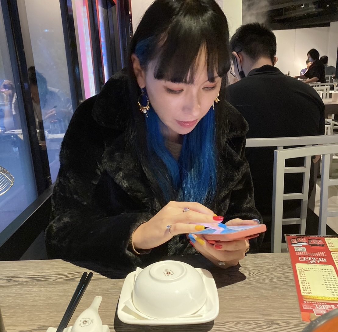 sayakafukugyo's tweet photo. 【営業クソDMヤメロ】

「すごいセミナーがあるんですが..」
「副業に興味ありませんか..」
 
などなど手当たり次第声をかける
数打ちゃ当たるの営業法！
 
これって
「わたし稼げていません」
と宣伝して回っているのと同じ。
 
50.60になっても
こんなメッセージ送り続ける
未来像って最悪じゃない？ https://t.co/wnAnCP5YVG