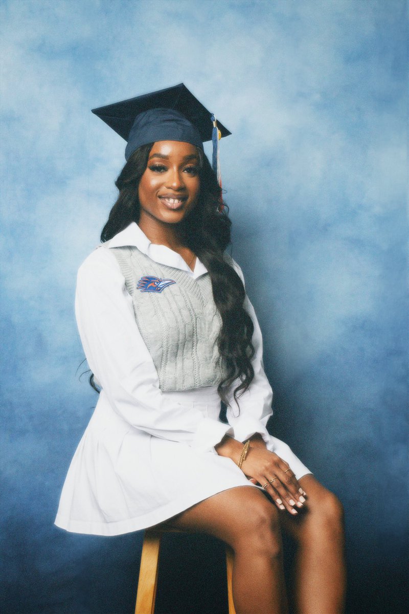 chimeremfavor's tweet photo. The Epitome of God’s Favor💐

The University of Texas at San Antonio 
College for Health, Community, and Policy

Bachelor of Science in Public Health, 
Concentration in Epidemiology &amp; Disease Control🩺 https://t.co/u7jJS9DygX