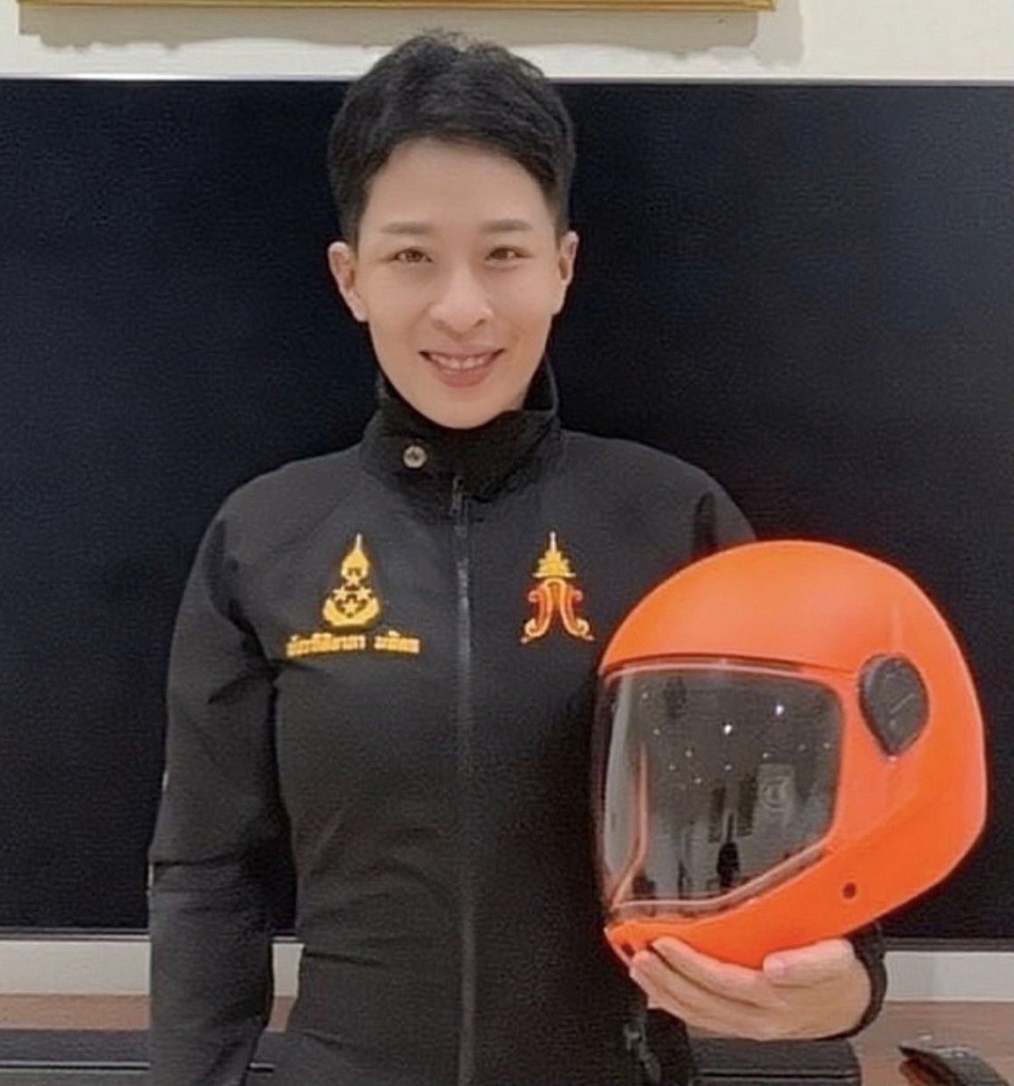 huang_huixian's tweet photo. ๗ ธันวาคม

เนื่องในโอกาสวันคล้ายวันประสูติ สมเด็จพระเจ้าลูกเธอ เจ้าฟ้าพัชรกิติยาภา นเรนทิราเทพยวดี กรมหลวงราชสาริณีสิริพัชร มหาวัชรราชธิดา

ขอพระองค์ทรงพระเจริญ ทรงพระเกษมสำราญ มีพระพลานามัยสมบูรณ์ แข็งแรง มีพระชันษายิ่งยืนนาน

ควรมิควรแล้วแต่จะโปรดเกล้าโปรดกระหม่อม https://t.co/uoukeNTNPq