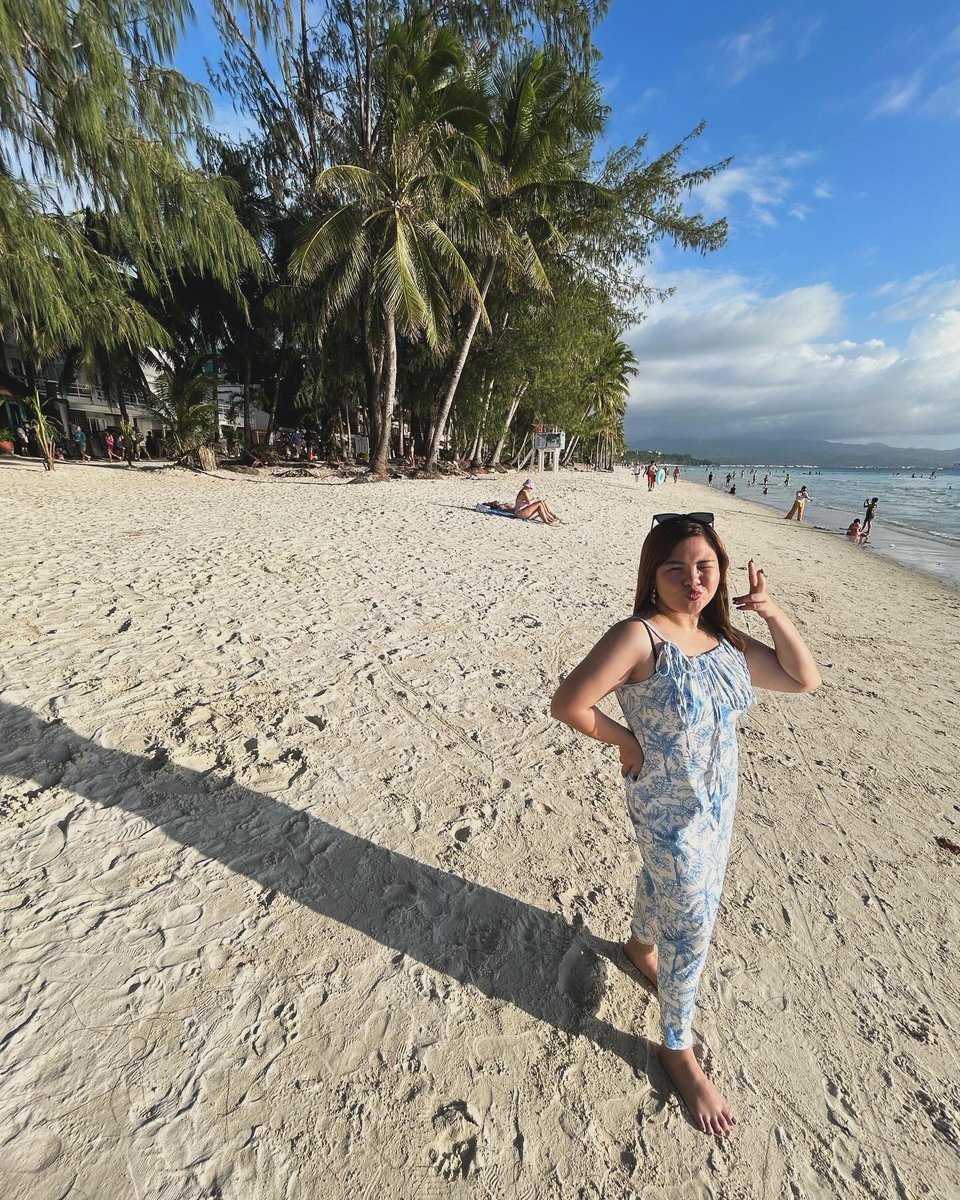 darayonzon's tweet photo. Batang kalye, Boracay Ed. ✨ https://t.co/p4yLHGj5B0