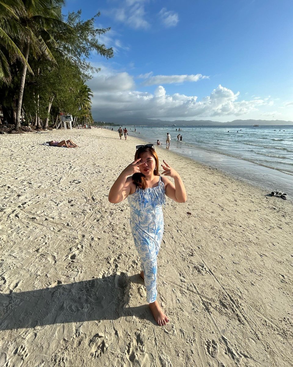 darayonzon's tweet photo. Batang kalye, Boracay Ed. ✨ https://t.co/p4yLHGj5B0