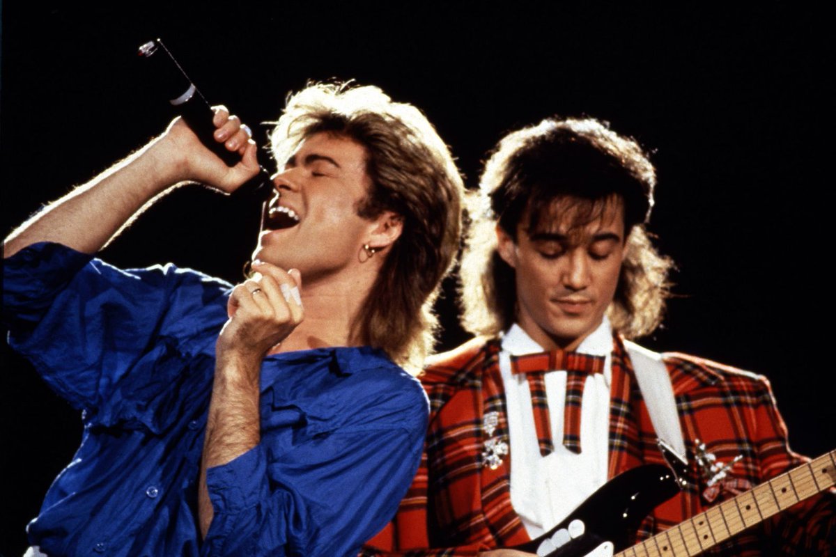 Top40ChartsNews's tweet photo. Wham!'s 'Last Christmas' re-enters the #WorldTop100 at #5, a timeless holiday classic that never gets old! ❄️ #Wham #LastChristmas #Top100. Discover more: https://t.co/jzyspHKW4B https://t.co/m2X3o5Clhr