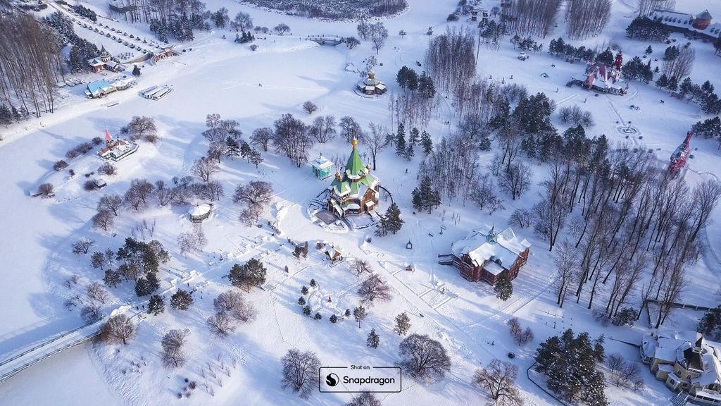 mingjuan_hou's tweet photo. Today is Major Snow in Chinese lunar calendar. The lunar calendar divides the year into 24 solar terms. During Major Snow, the snow becomes heavy and begins to accumulate on the ground. The temperature drops significantly.
#ShotOnSnapdragon https://t.co/ULaPqRRj0O