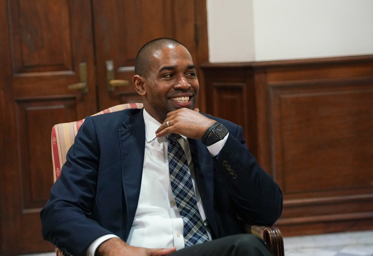 Omar Marrero (@prsecestado) on Twitter photo Reunido hoy con el vicegobernador de Nueva York, <a href="/DelgadoforNY/">Antonio Delgado</a> , donde dialogamos sobre diversos asuntos y proyectos para beneficio del pueblo puertorriqueño. Reunido hoy con el vicegobernador de Nueva York, <a href="/DelgadoforNY/">Antonio Delgado</a> , donde dialogamos sobre diversos asuntos y proyectos para beneficio del pueblo puertorriqueño.