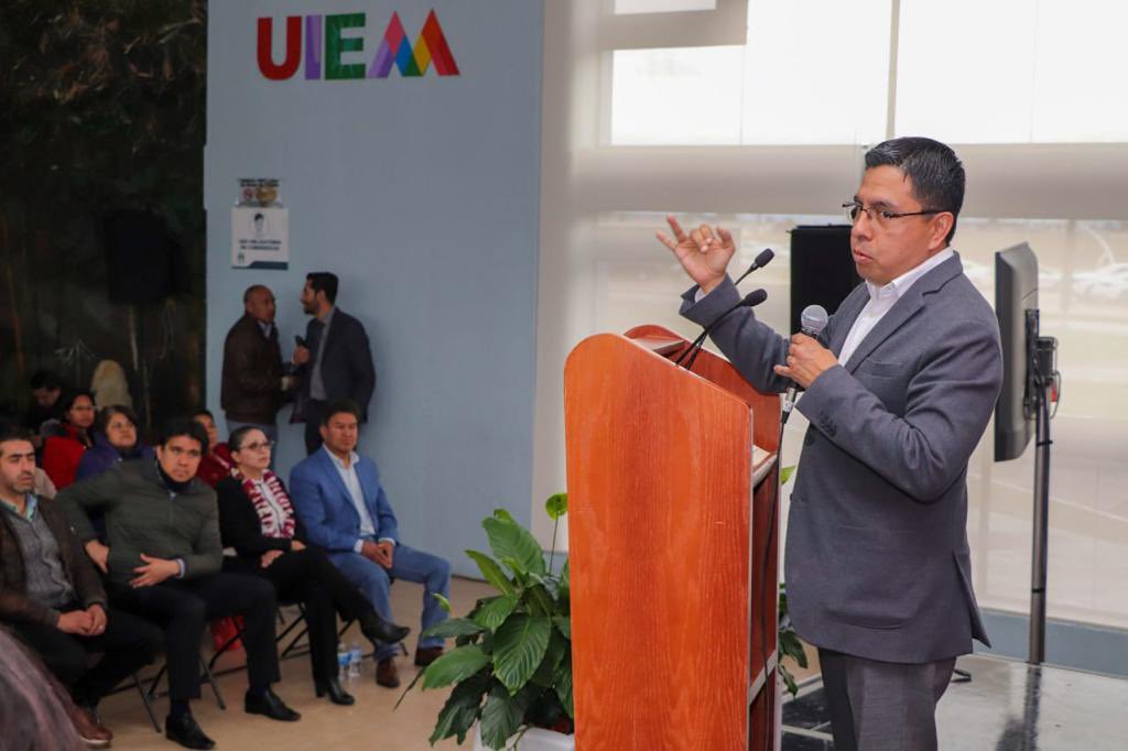 SaludEdomex's tweet photo. Desde la Secretaría de Salud del Estado de México agradecemos la participación activa de las y los mexiquenses interesados en aportar ideas en la construcción de más y mejores servicios de salud.
#ElPoderDeServir 
#ElPoderDeEscuchar 
#ForosDeConsultaPopular https://t.co/zsv6rPgpcq