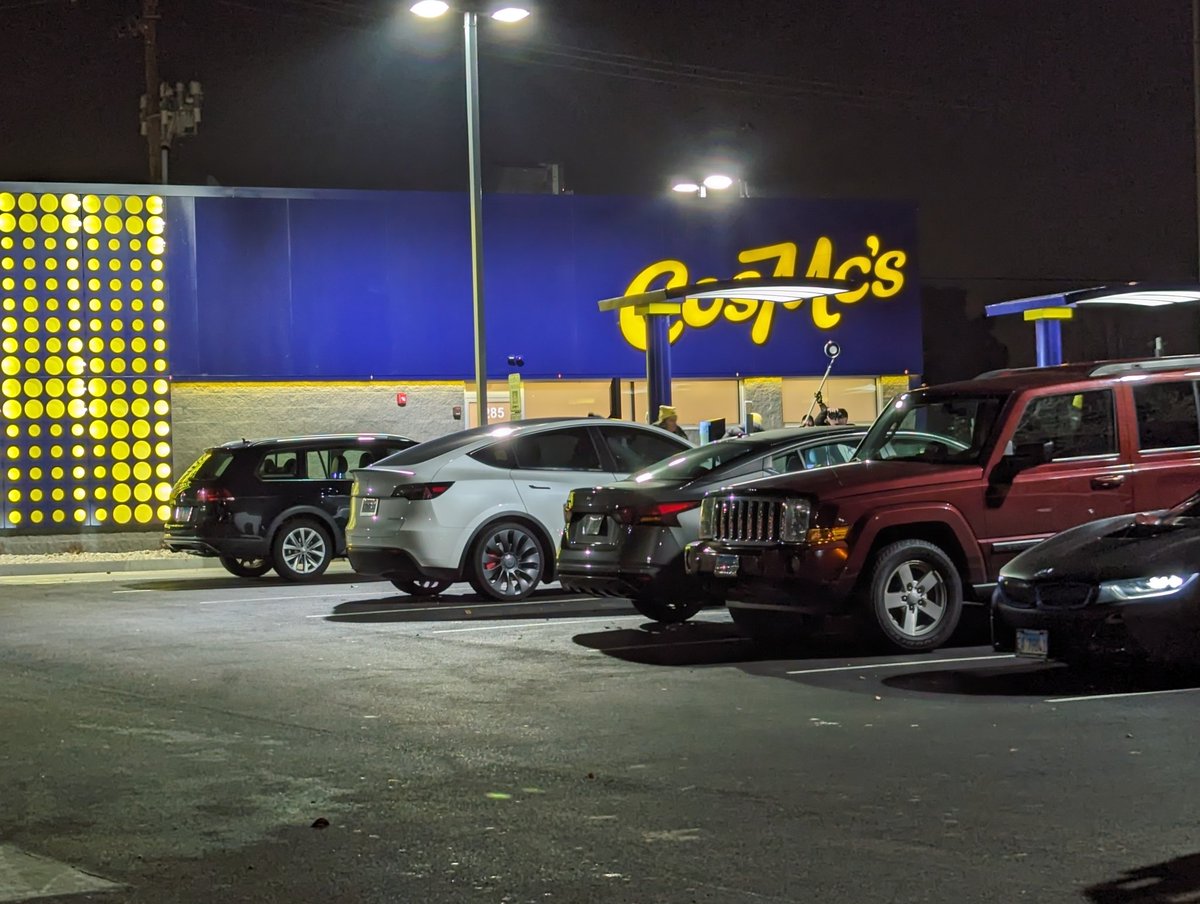 sirtwist tweet media