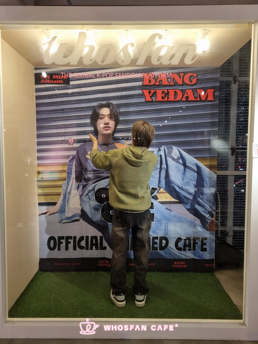 WhosfanCafe's tweet photo. #WhosfanCafe☕

후즈팬 카페에 깜짝 등장해
주머니에 마카롱 한 아름 넣어간
큐티 예담이가 남기고 간 선물🎁

☝️ 럭키드로우 참여자 중 랜덤으로 사인 포카 증정❤️ (총 3매/랜덤)

✌️ 방예담이 열심히 숨기고 간 나만의 포카, 먼저 찾는 분에게 증정❤️

@_YEDAM_OFFICIAL #BANGYEDAM #방예담 https://t.co/oX60AwOfzo