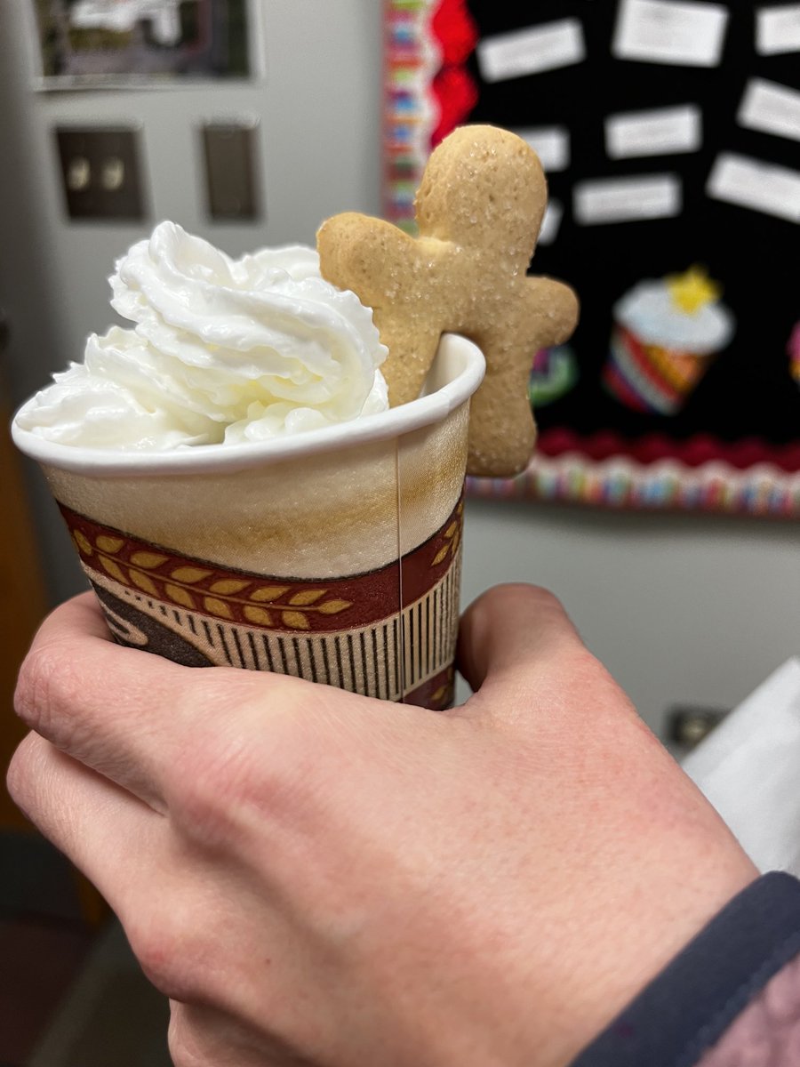 🎉 Huge shoutout to ⁦<a href="/Whitsons/">Whitsons Culinary Group</a>⁩ for rocking out our hot chocolate bar for our Christmas themed ⁦<a href="/Y115TOP/">Y115 TOP</a>⁩ seminar! Our new teachers thoroughly enjoyed all the wonderful extras you offered as toppings! 🦊🎄💕 #WeAreYorkville