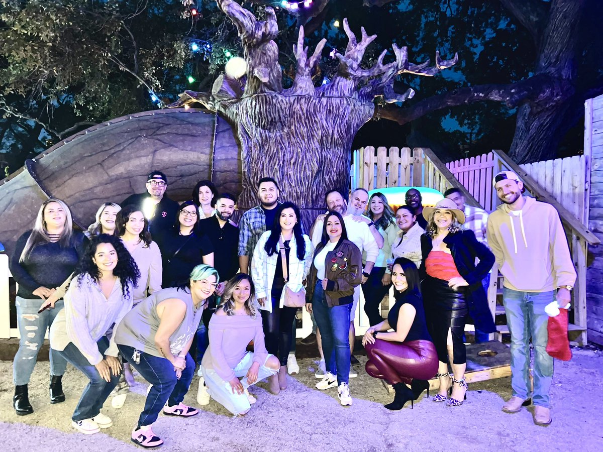 SoniaSAT425's tweet photo. San Antonio 🎄 Team outing. https://t.co/3dybOA2R0C