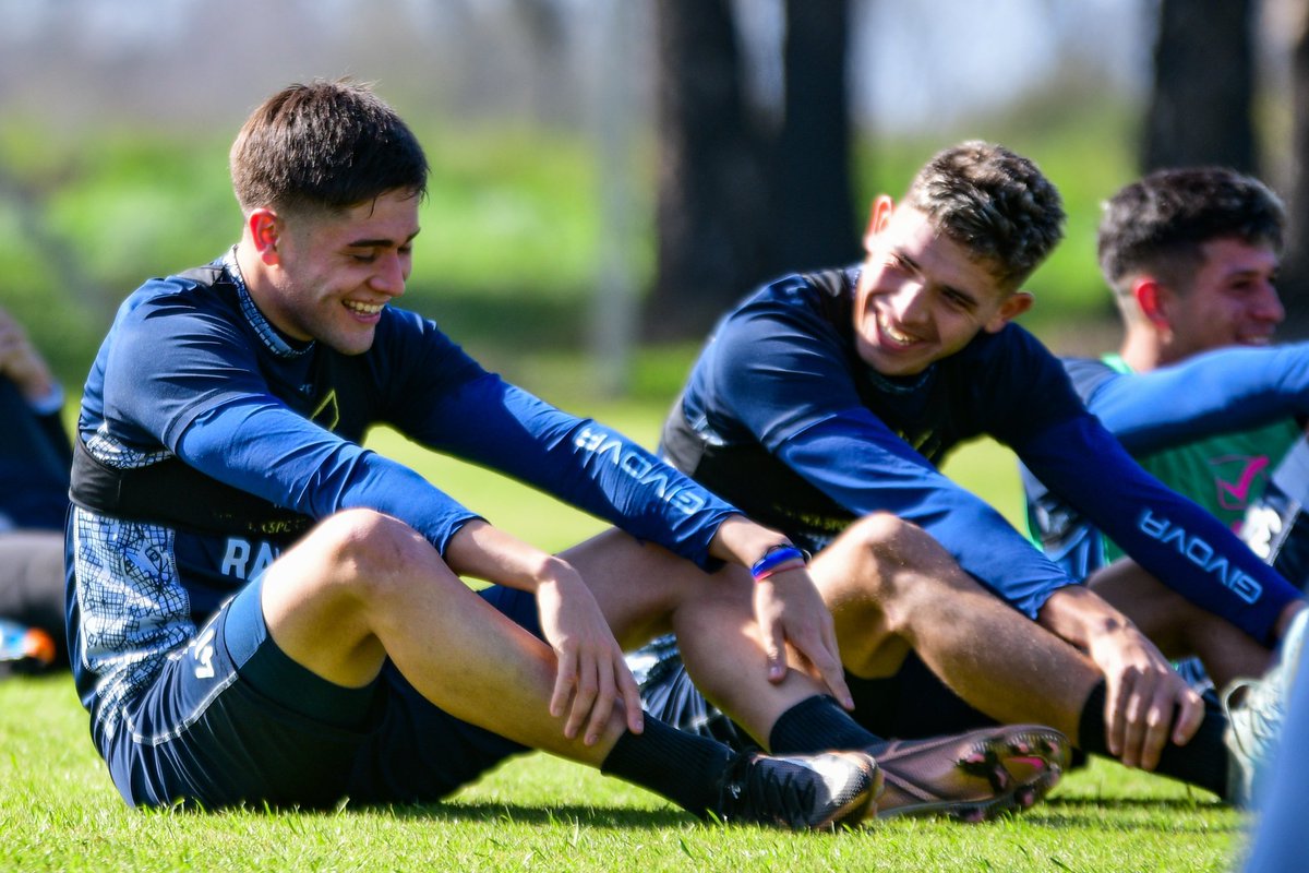 Se cierra un año de mucho aprendizaje. Pasando por momentos buenos y malos pero siempre dejando todo por estos colores. 
Gracias a todos los que apoyaron simpre. A seguir por todo , vamos lobo!💙🐺#GELP