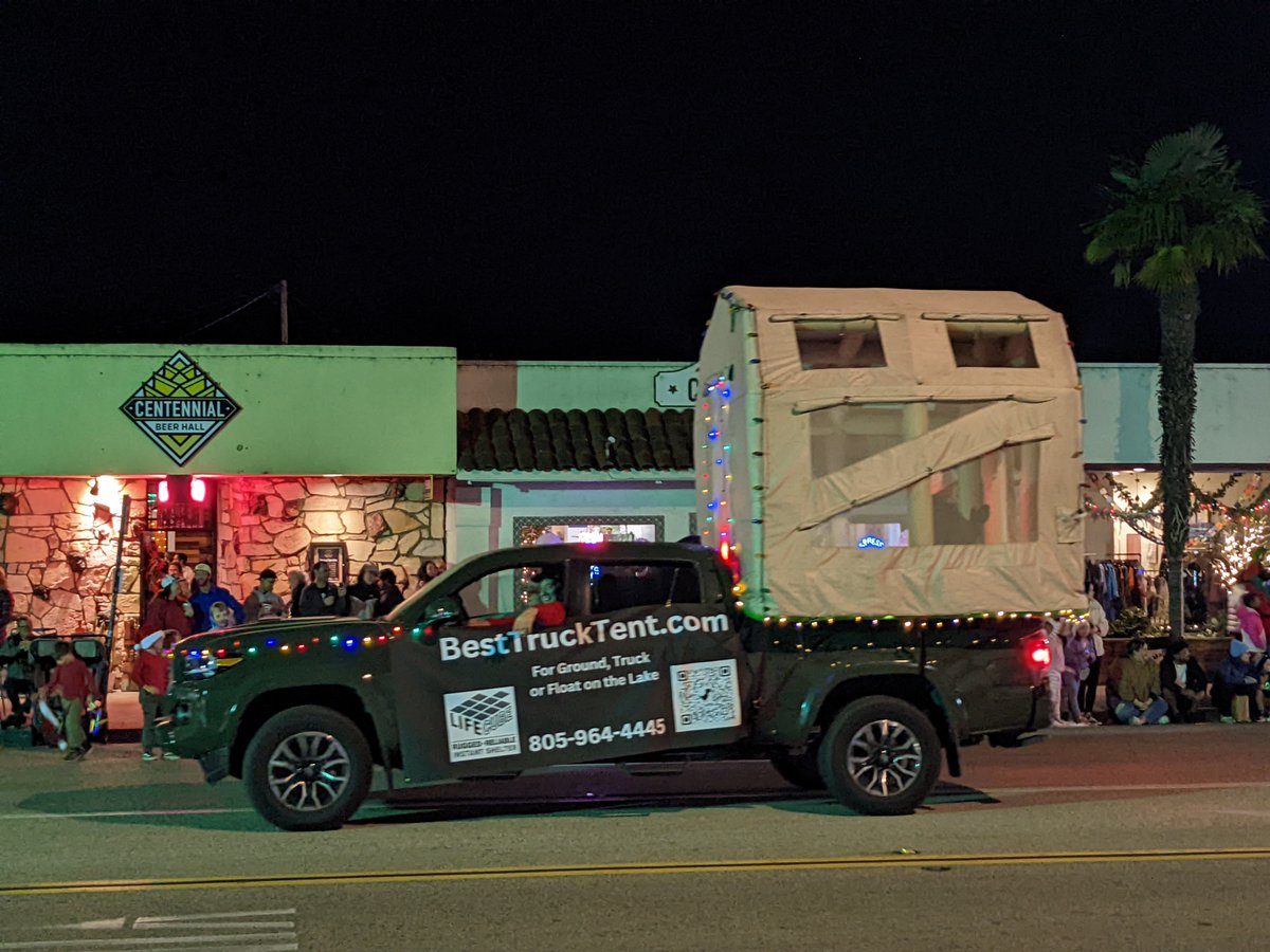 LifeCubeInc's tweet image. Our new model is great for camping on the ground, on your truck or - since it's buoyant - on the lake....but the best part is that it doubles as an emergency shelter for those who prep! Set up 10 minutes! See more here
lifecubeinc.com/news/get-more-…  @REI @RedCross @CountyofMaui