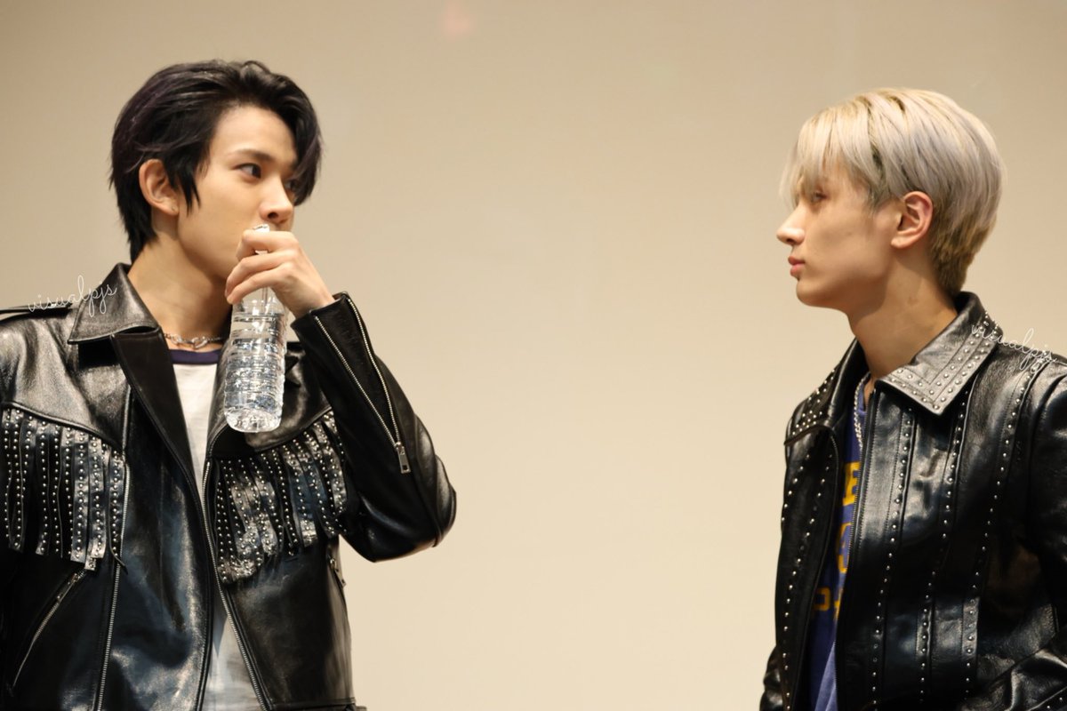 visualpjs's tweet photo. [231203 - FANSIGN]

☆ 

#JAY #제이 #종성 #엔하이픈_제이 #HEESEUNG 
#희승 #이희승 #엔하이픈_희승 https://t.co/UryahrIc64