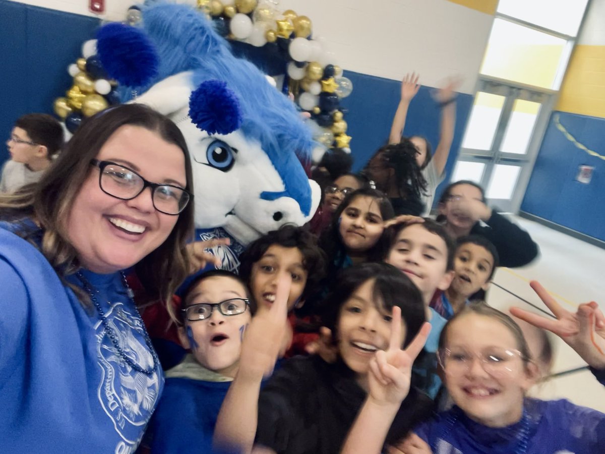 Mrs. Mycyk (my-sick) tweet media