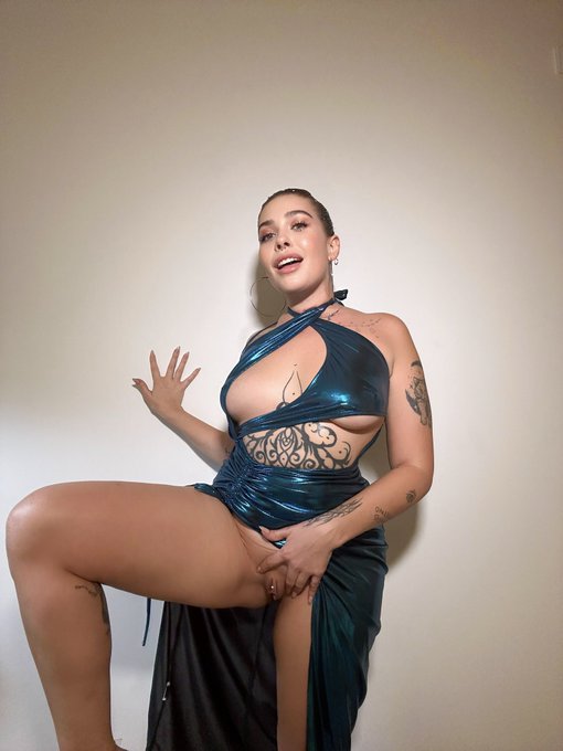 Tits or pussy? https://t.co/zeu9xSdwFe