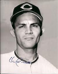 Parraga_LVBP's tweet photo. Hoy está de luto el béisbol, fallece una gran leyenda, el gran Vitico Davalillo, Dios lo tenga en su santa gloria... para que tengan una idea las nuevas generaciones, Vitico era como una especie de nuestro Ichiro Venezolano, como daba hit ese flaco...

QEPD Leyenda 🇻🇪⚾️🥲🇻🇪 https://t.co/m7EXUJCGlE