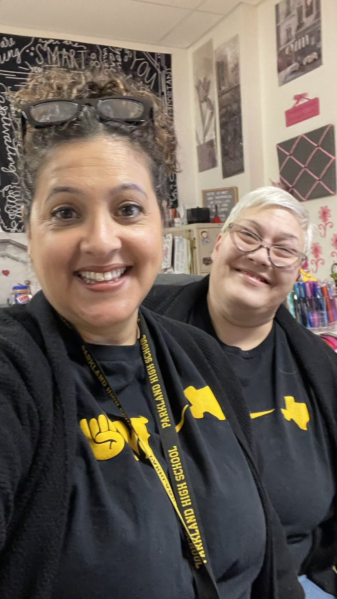 Twinning with my favorite person!  <a href="/phsmats/">Parkland Matadors</a> <a href="/ParklandLibrar1/">Parkland Library</a>