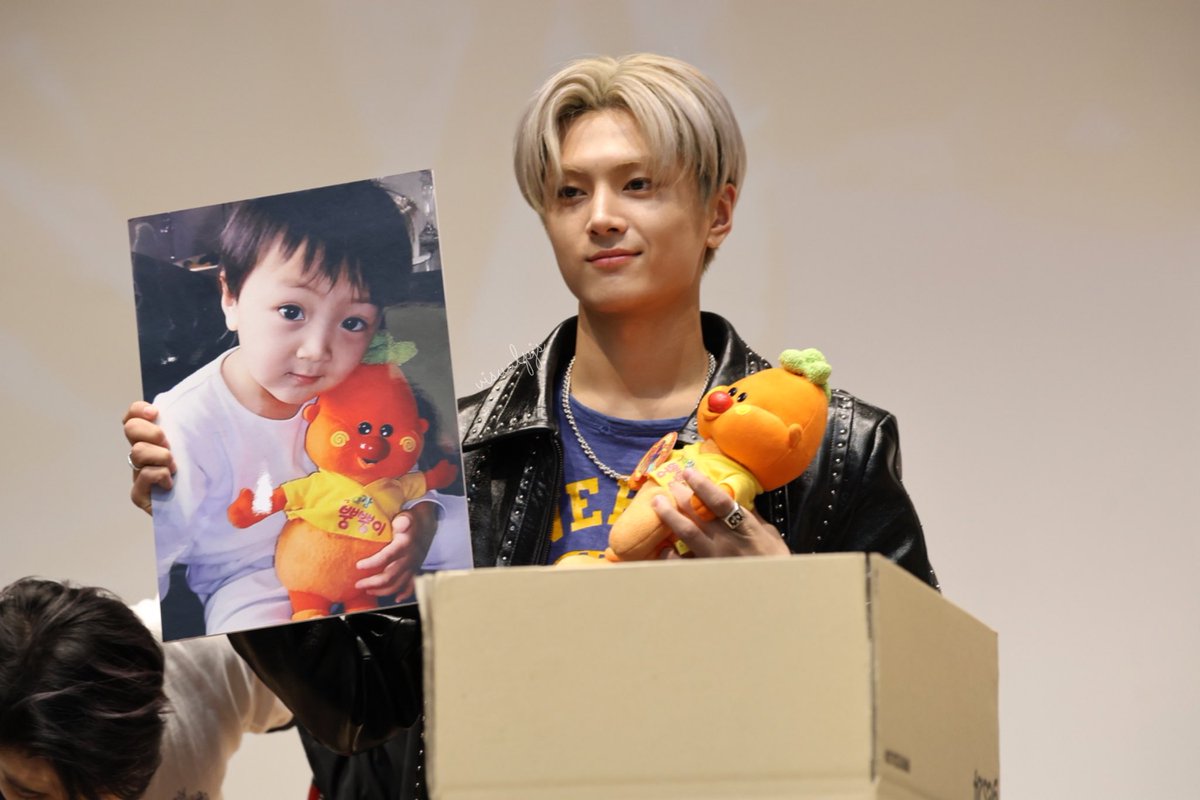 visualpjs's tweet photo. [231203 - FANSIGN]

the cutest. ☆

#JAY #제이 #종성 #엔하이픈_제이 https://t.co/m31BWya5vK