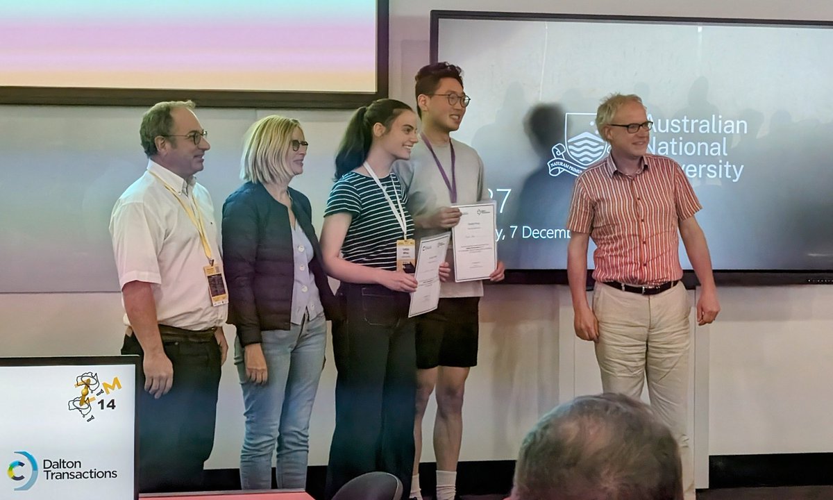 Congratulations Catie on winning a poster prize! ⚗️🧪🥳 So proud of your work and dedication 😍 I am one happy supervisor 😁 #OZOM14 #poster #conference #metal #WomenInSTEM <a href="/ChemistryMonash/">Monash Chemistry</a>
