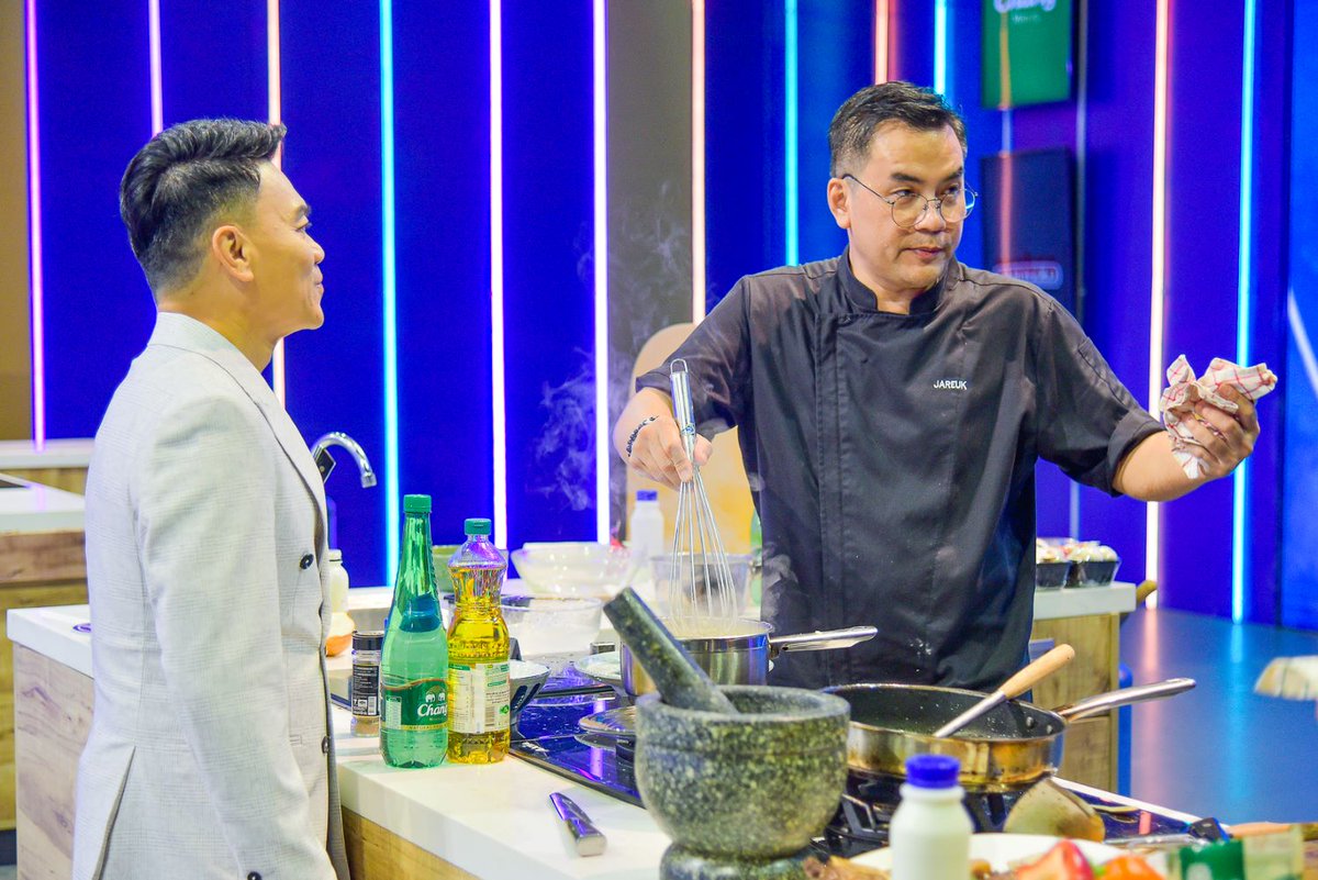 Ch7HD's tweet photo. 8 เชฟสู้ !! เพื่อเส้นทางสู่รอบชิงชนะเลิศ ติดตามใน #BIDCOINCHEF #สุดยอดเชฟหักเหลี่ยมโหด Season 2 อาทิตย์ที่ 10 ธ.ค.นี้ ทางช่อง 7HD ชมสดกด 35 และ Facebook LIVE #Ch7HD https://t.co/LQqHyJyaw8