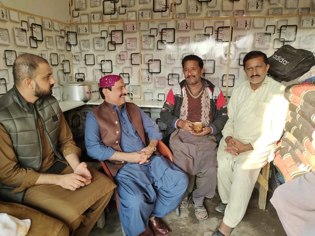 KhetranPP214's tweet photo. سردار محبوب کھیتران (امیدوار PP-214 MPA) کی PP-214 سوکھی پل میں محمد فیاض بلوچ اور محمد اعجاز بلوچ کے دکان پر آمد۔ ان سے ملاقات, علاقائی سیاست پر تبادلہ خیال
@MaryamNSharif @betterpakistan @Marriyum_A @CMShehbaz @AyazSadiq122 @DrTariqFazal @akleghari @RanaSanaullahPK @MIshaqDar50 https://t.co/a5W7DsTLic