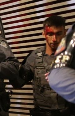 Quem faz isso com policial: é terrorista?