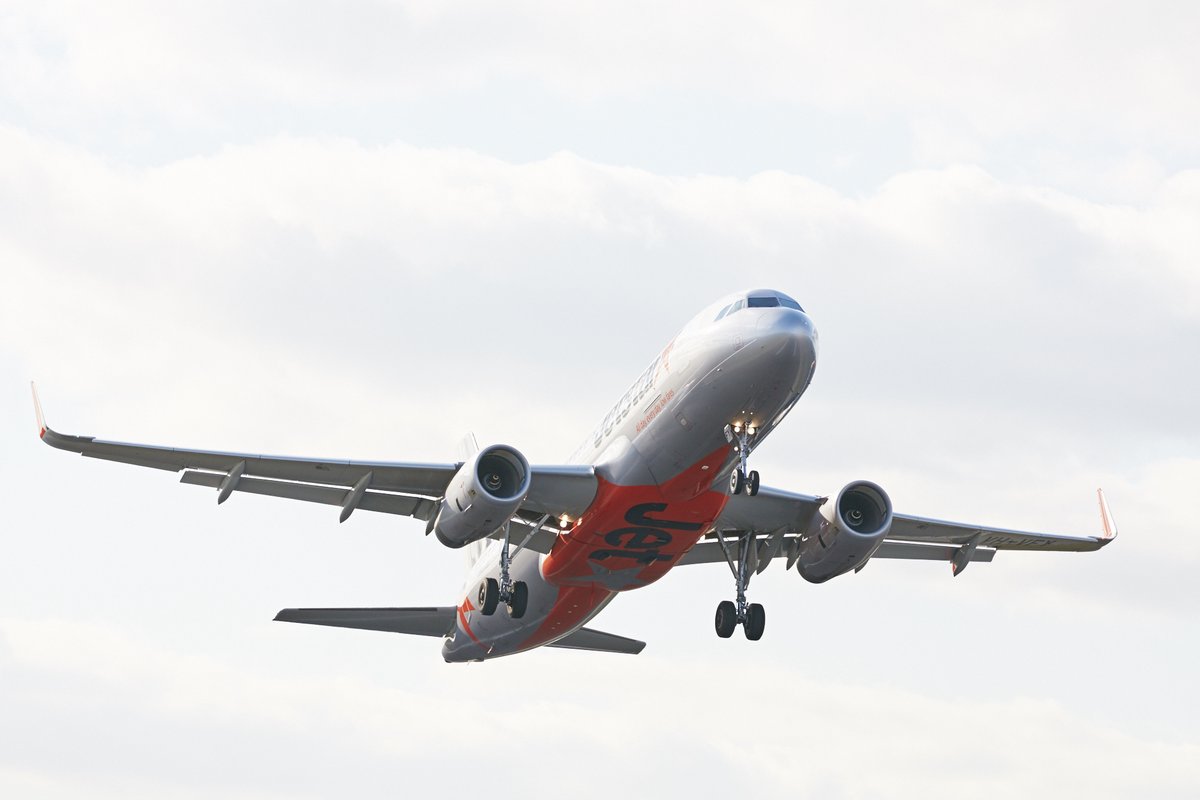 Jetstar’s 12 millionth customer lands in Newcastle newsroom.jetstar.com/jetstars-12-mi… @NTLairport