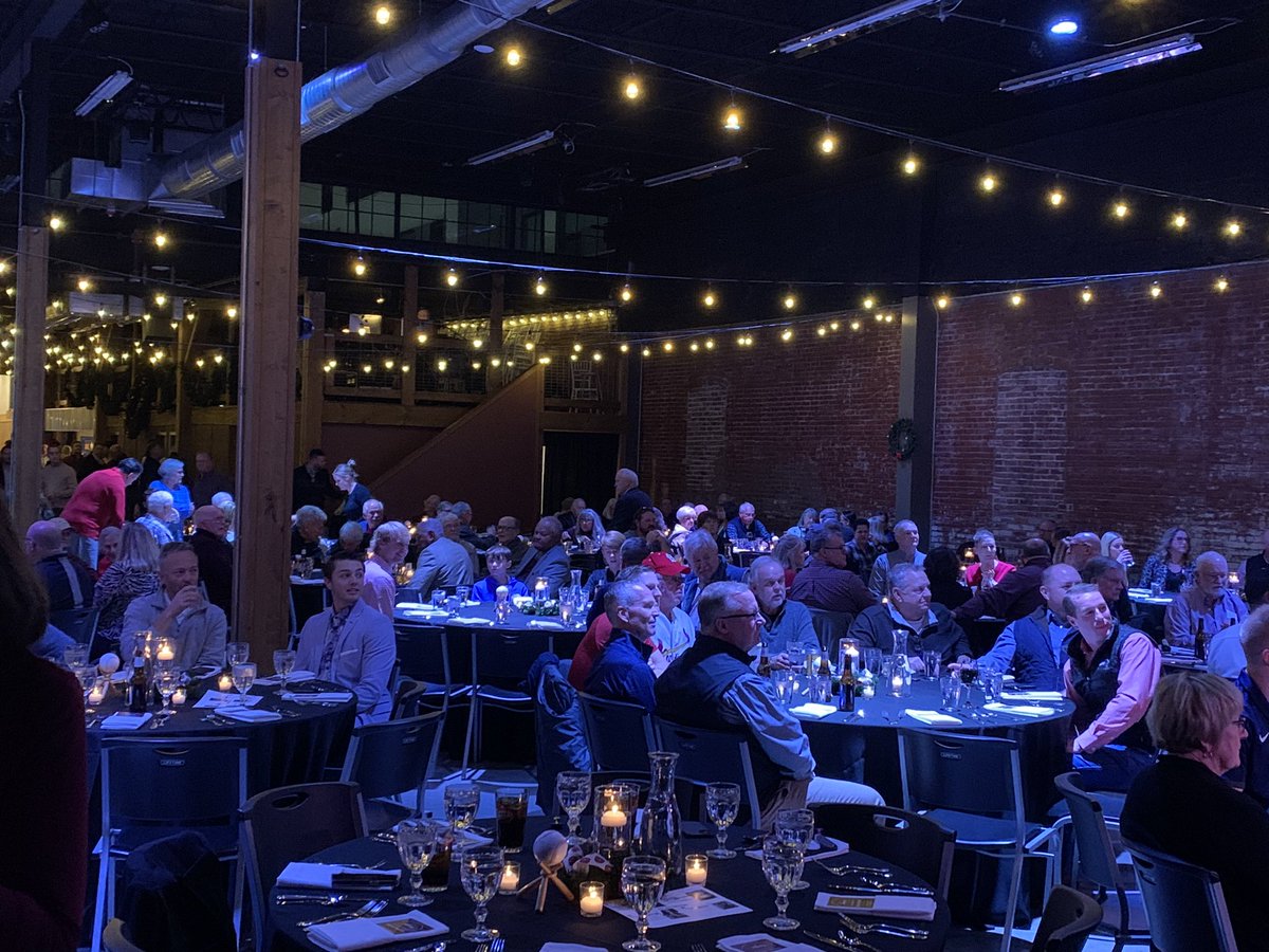 CoachJonLeamy's tweet photo. Fantastic, first class evening at the @MSUBearBaseball “Step up to the Plate”! Awesome seeing @STLWizard with the best supporters and donors in @NCAABaseball! Thank you @keithguttin @J_Hawk12 staff & everyone involved in making a great night for @MissouriState! #BigTimeEvent https://t.co/cOQo2wMiBD