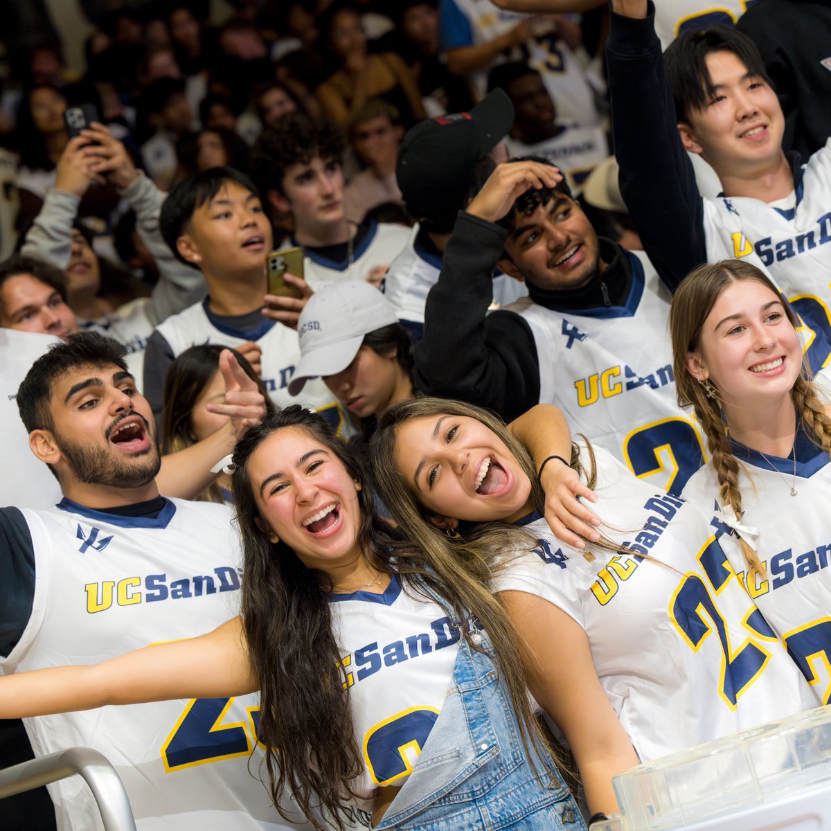 UCSanDiego's tweet photo. POV: You are in the student section cheering on our team at the largest home crowd in UC San Diego Basketball history! π ποΈ π£
#UCSD #UCSanDiego #UCSDMBB #TritonPride https://t.co/D1jlnB1ZpC