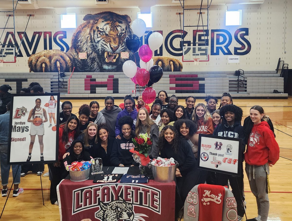 TravisGirlsBB1's tweet image. What an inspiration to all in our program! Jordyn Congratulations on taking your game to the next level. May this be the start for all in our program. 
#TogetherWeStand
#GetBetterEveryDay