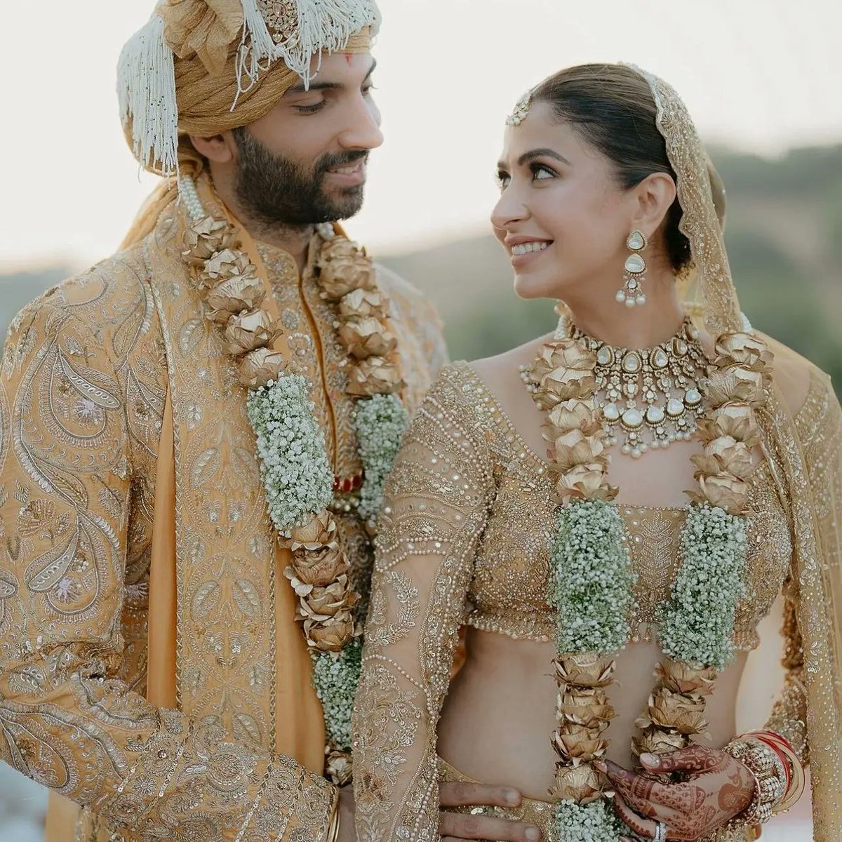 Gomantak_Times's tweet photo. The Kabhi Khushi Kabhie Gham Child actor who played the role of young Poo (Pooja) in Karan Johar's Movie recently celebrated her own fairytale wedding with Pranav Bagga.

𝗦𝗲𝗲 𝗺𝗼𝗿𝗲 https://t.co/Ls16uM1Qam  #GoaDestinationWedding #RoyalGalaEvents #LuxuryWeddinginGoa https://t.co/POOsobsnob