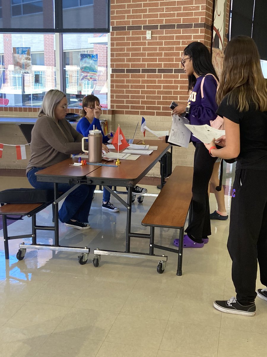 RocketCounselor's tweet photo. Another successful Destination Graduation where non testing Seniors checked  on graduation requirements  &amp; updated their Schoolinks account &amp; used the scholarship search. Thanks to NLC for your help with ApplyTx &amp; Alamo Promise  @NLCPR @AlamoColleges1 @SchooLinks https://t.co/IEHOulqFpP