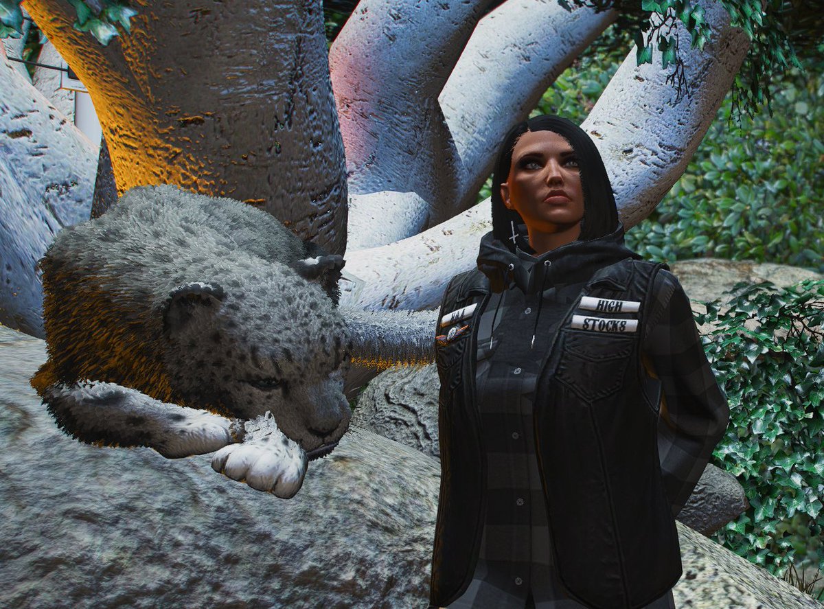 LadyHope_RP's tweet photo. Today I said goodbye to Izzy. I've played Izzy for just under 4 years but it was time for her crazy story to end. 

Thank you to everyone who's been a part of her RP and included me in theirs. It's been amazing but, onto new adventures.

As always, for family 🤍🖤 https://t.co/MBAjLhFqnE