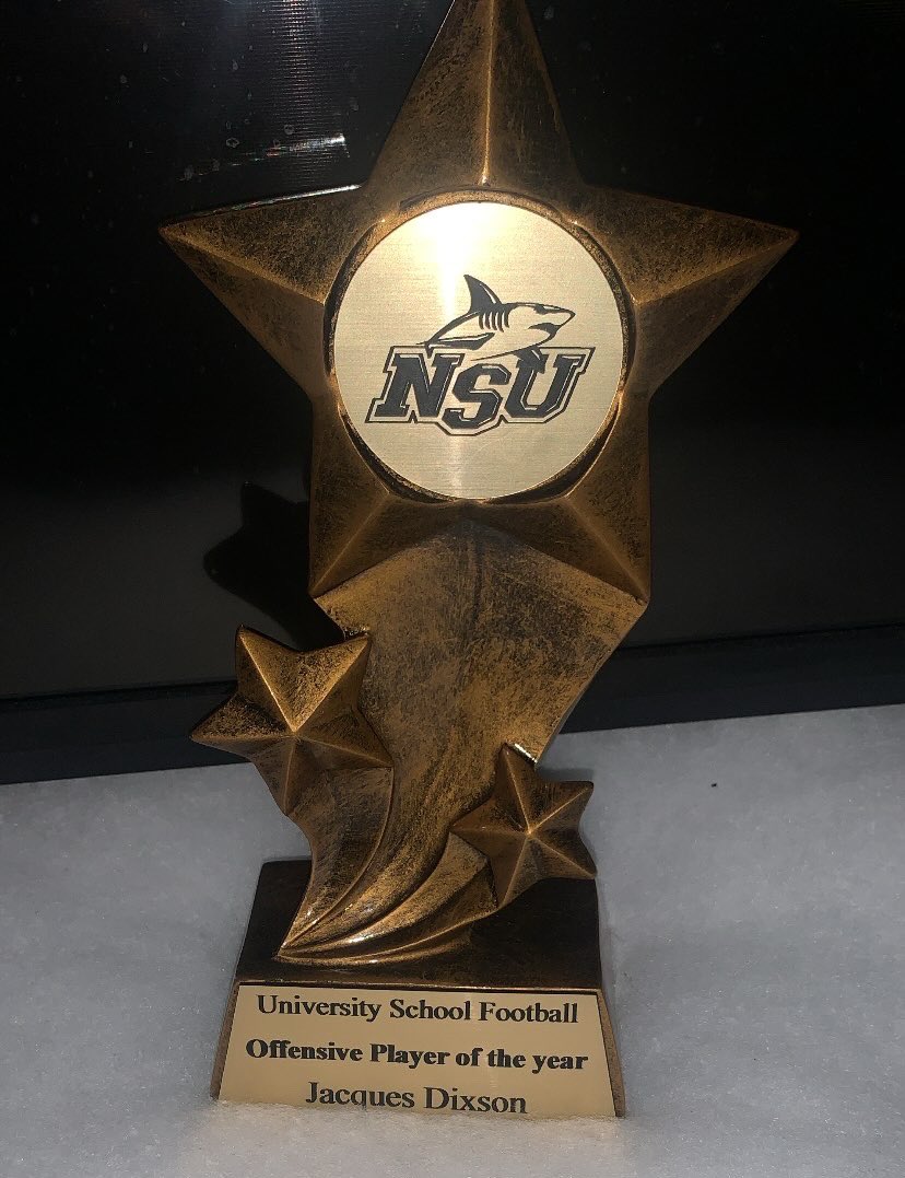 JacquesDixsonJr's tweet photo. Worked hard for this award and I really appreciate earning this award after a great junior season.
@CoachBrandon86 @Coach_Sanchez55 @coachadk @coach__norman @UNS_Athletics @uschoolfootball
154 Carries
1,035 yards
10 rushing tds
11 receptions 
149 yards 
2 receiving tds https://t.co/d11ZruWaMo