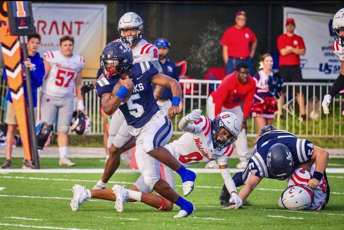 JacquesDixsonJr's tweet photo. Worked hard for this award and I really appreciate earning this award after a great junior season.
@CoachBrandon86 @Coach_Sanchez55 @coachadk @coach__norman @UNS_Athletics @uschoolfootball
154 Carries
1,035 yards
10 rushing tds
11 receptions 
149 yards 
2 receiving tds https://t.co/d11ZruWaMo