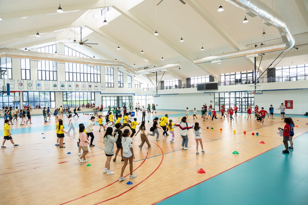 vislaos's tweet photo. #Throwback to some House fun during our secondary Yuu-Nok time last week! Our Nagas, Gibbins, Geckos, and Catfish houses gathered on the Courts to unleash their competitive side in friendly dodgeball games to compete for house points π² #SecondarySchool #VISLao https://t.co/3kO1tLWYlP