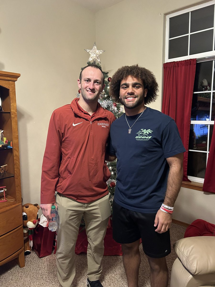 Thank you for stopping by for dinner <a href="/CoachJacobsD/">Drew Jacobs</a>. Had a great time visiting! <a href="/HarvardFootball/">Harvard Football</a> <a href="/coach_craw/">Ryan Crawford</a>  <a href="/jperry_nixa/">John Perry</a> <a href="/Robb_Richardson/">Robb Richardson</a>