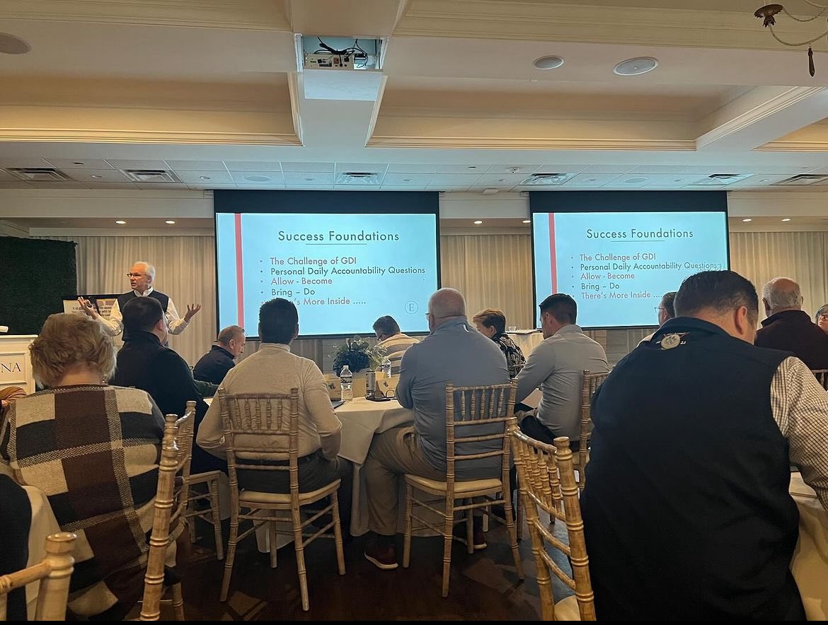 bctesche's tweet photo. Dr BROOKE on the move..Avalon President &amp; Principal retreat/workshop for @AOPS_Schools  w/NBA coach Kevin Eastman and author of “Why the best are the best”. #PassionatelyCatholic #TogetherinMission 
#MissionaryDisciples @AOPathletics @ArchPhilly @ArchPhillyEvang @ArchbishopPerez https://t.co/Lv0NFyfs0X