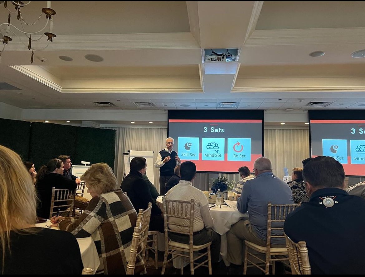 bctesche's tweet photo. Dr BROOKE on the move..Avalon President &amp; Principal retreat/workshop for @AOPS_Schools  w/NBA coach Kevin Eastman and author of “Why the best are the best”. #PassionatelyCatholic #TogetherinMission 
#MissionaryDisciples @AOPathletics @ArchPhilly @ArchPhillyEvang @ArchbishopPerez https://t.co/Lv0NFyfs0X