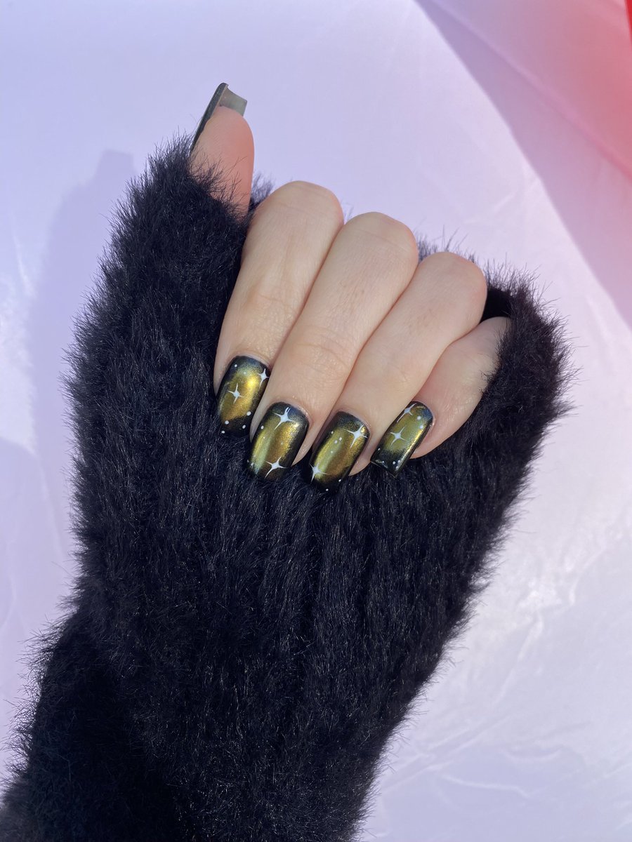 KaceyRichard's tweet photo. Galaxy Nails. ☄️✨ https://t.co/ASD8SCJGd0