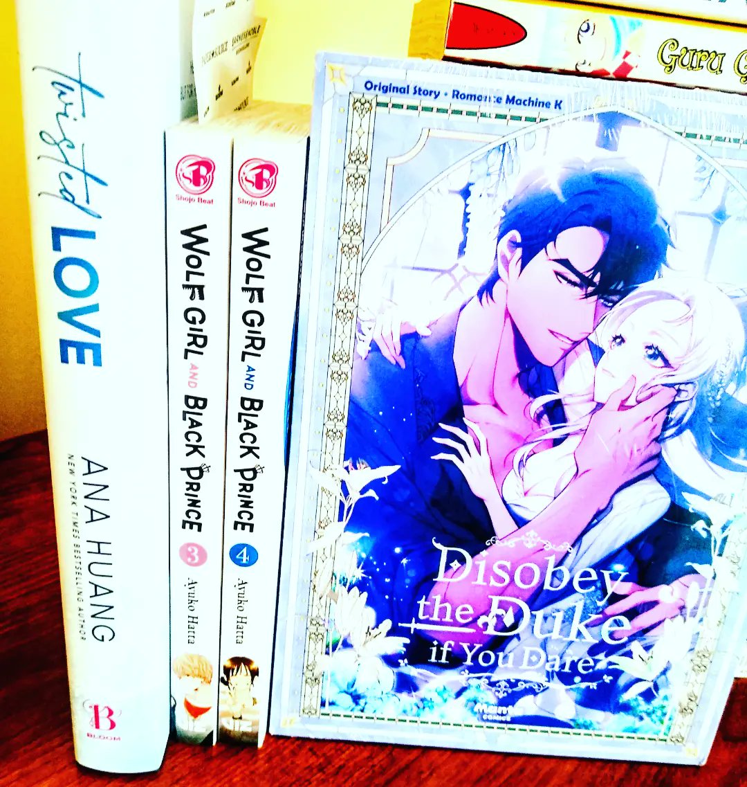 KatieMillingt20's tweet photo. Hey everyone!!! 
How have you all been?
It's been a hectic, and sad Dec, for me so far. I really hope you all have been well.
I have my black Friday haul to share💜

#manga #mangahaul #usedmanga https://t.co/sCmHCYeos0