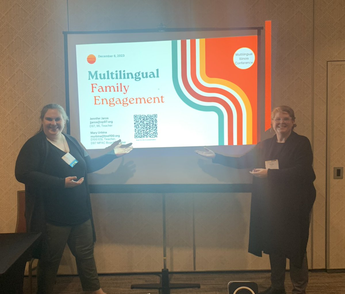 JarosEsl's tweet image. @MaestraUrbina and I presented Multilingual Family Engagement at #MultilingualIL23
#holmeshawks #weared97

canva.com/design/DAF1Cs-…