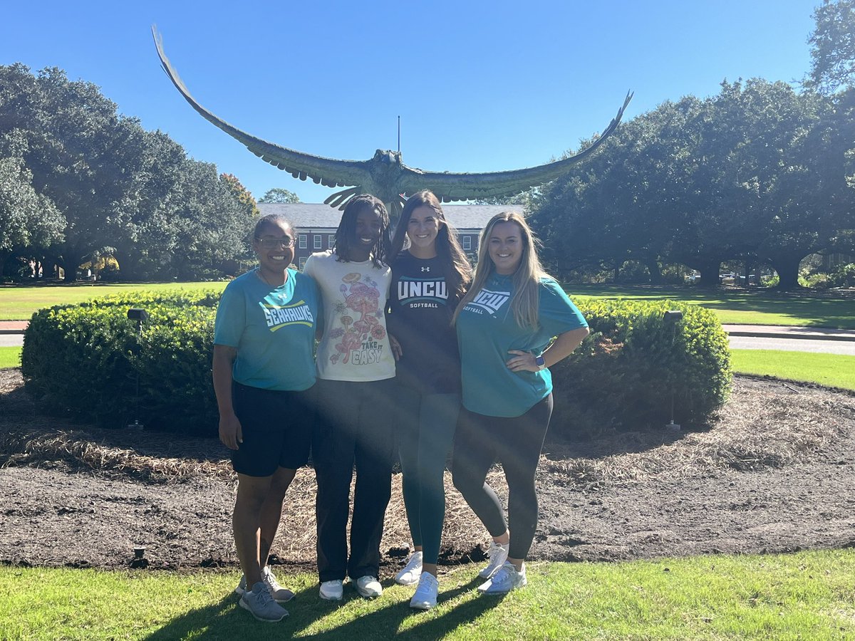 Camille Hamilton tweet media