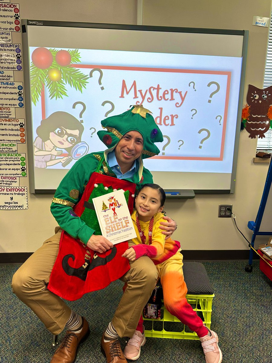It’s Mystery Reader Wednesday! Thank you Mr. Fregoso for reading to us this morning! #twehowl