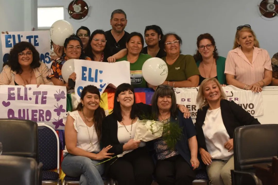 Sesión Ordinaria N°31

Se realizó la entrega de reconocimientos a mis pares los legisladores que culminan su mandato en este período.👏🏽

Saludar especialmente a mi querida presidenta compañera <a href="/elicuestachaco/">Elida Cuesta</a> por su distinguida gestión al frente del Parlamento Chaqueño. 🫂♥️