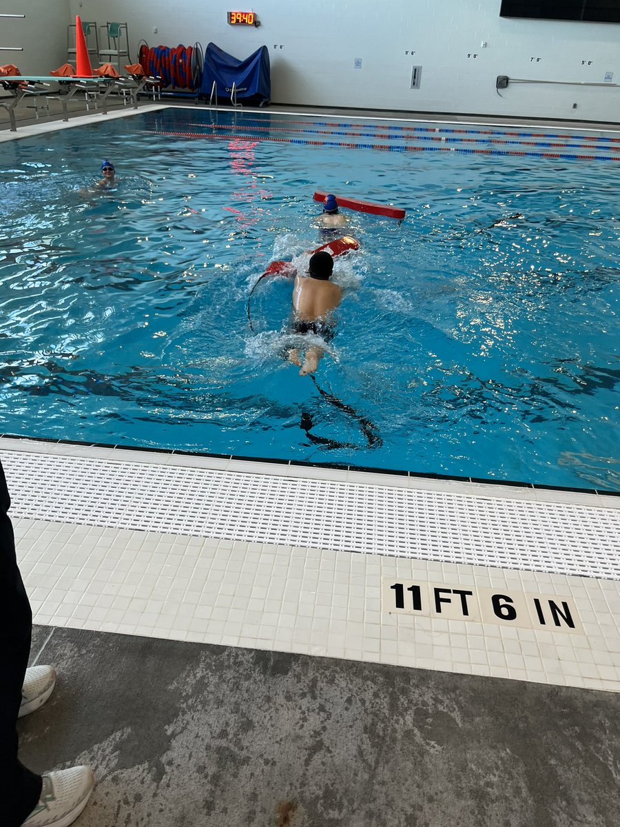 GorrinJM's tweet image. Today I had the opportunity to watch @OPS_Westview students in aquatics class practicing different saves they would use if they were lifeguarding. They also practiced interview questions to become lifeguards, career-readiness in PE? That’s right!